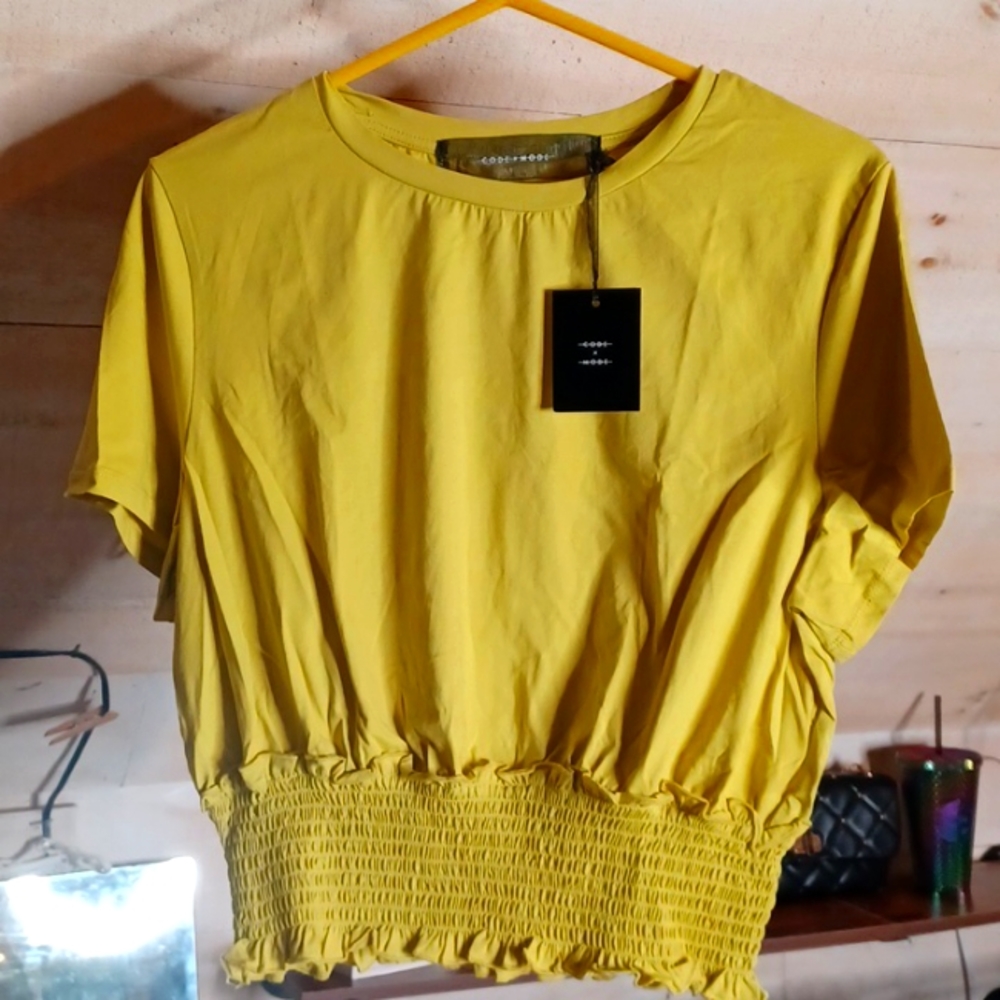 NWT- CODE X MODE Nordstrom- Smocked Cropped Tee- Size Med- Green Olive Green 🫒